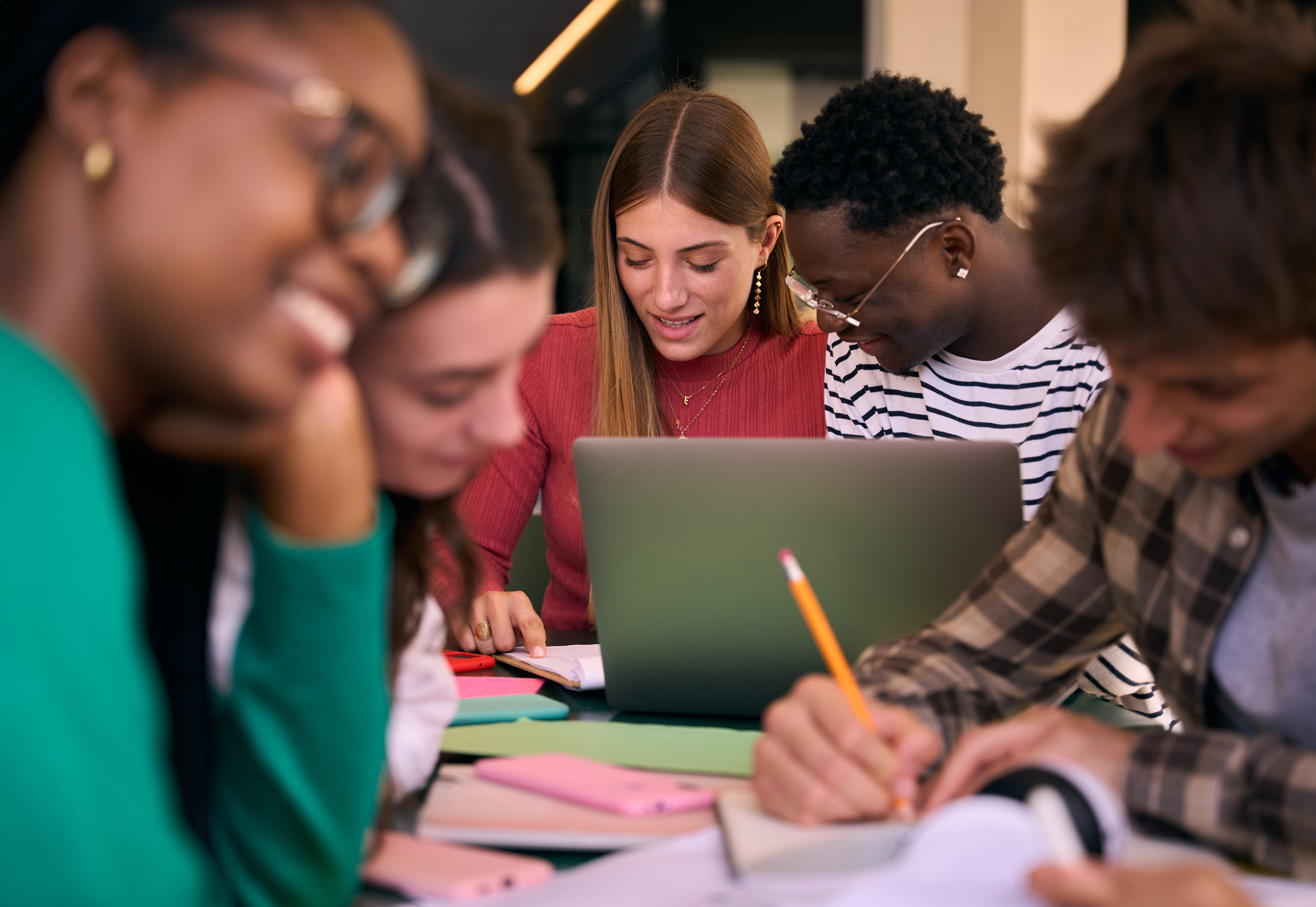 Shutterstock 2566207869